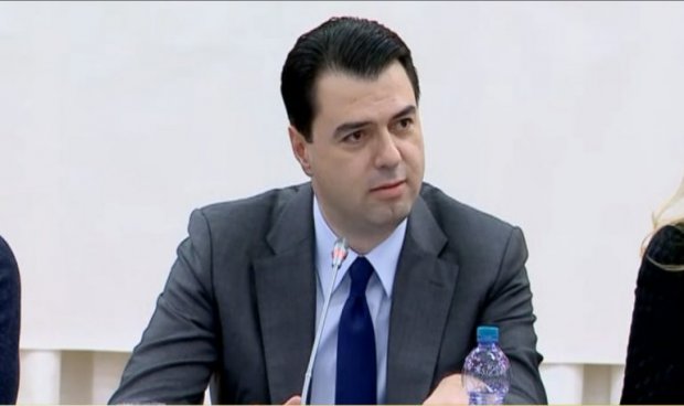 Basha, komunikim me ndjekësit në rrjetet sociale